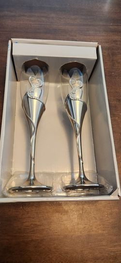 2 Wedding Toasting Flutes