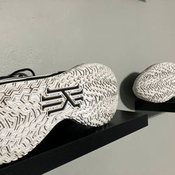 Nike Kyrie 7 TB  Black/white Size 13