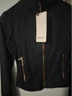 Lululemon black cropped define jacket, sz 4