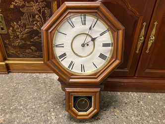 NEW HAVEN CLOCK CO. Vintage Wall Clock