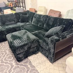 New Sectional Couch with Built in shelf and Storage Ottoman! Free Delivery 🚚!