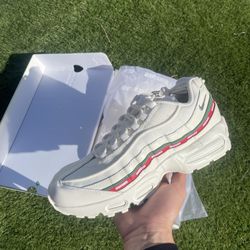 Nike Air Max 95 Undefeated 