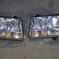 Chrysler 300 V6 Headlights (2005-2010)