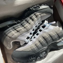 Nike Air Max 95 (Blue Tint) - Size M 9 / W 10.5