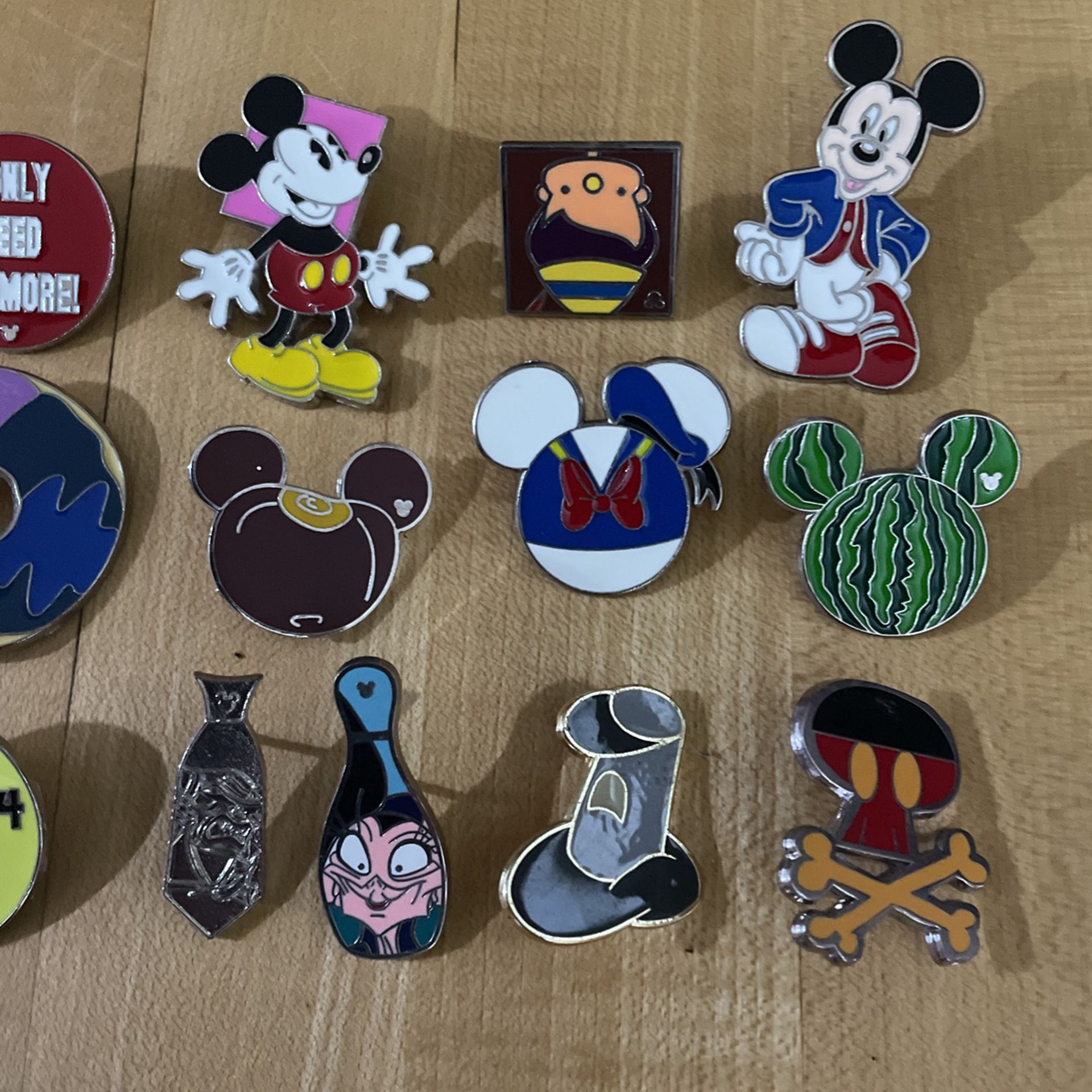25 Disney Trading Pins