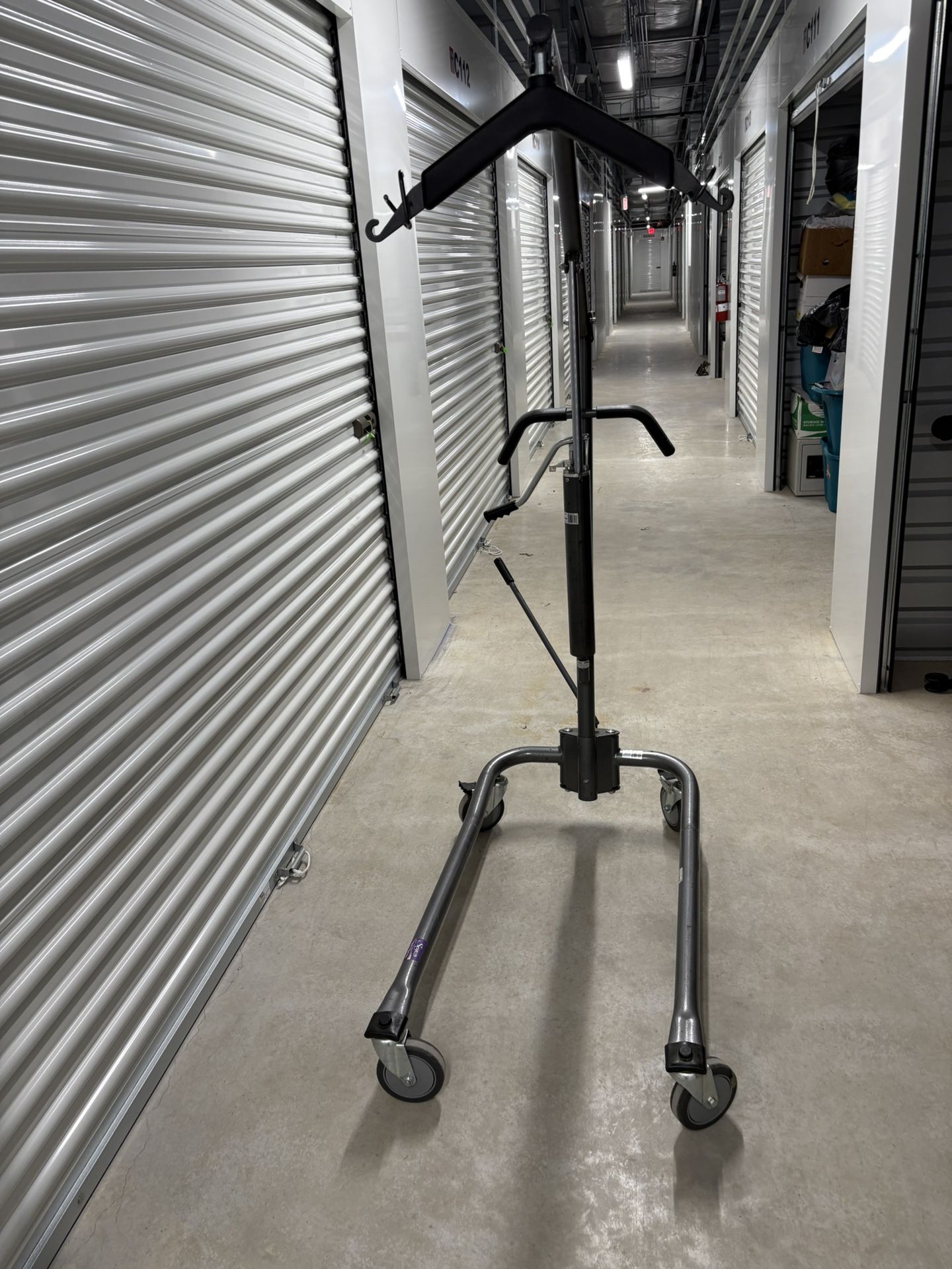 Manual Hydraulic Lift