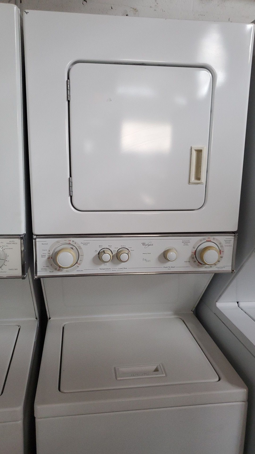 Washer and dryer Combo 24inches perfect condition