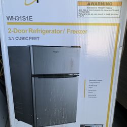 Whirlpool 3.1 cu ft Mini Refrigerator 