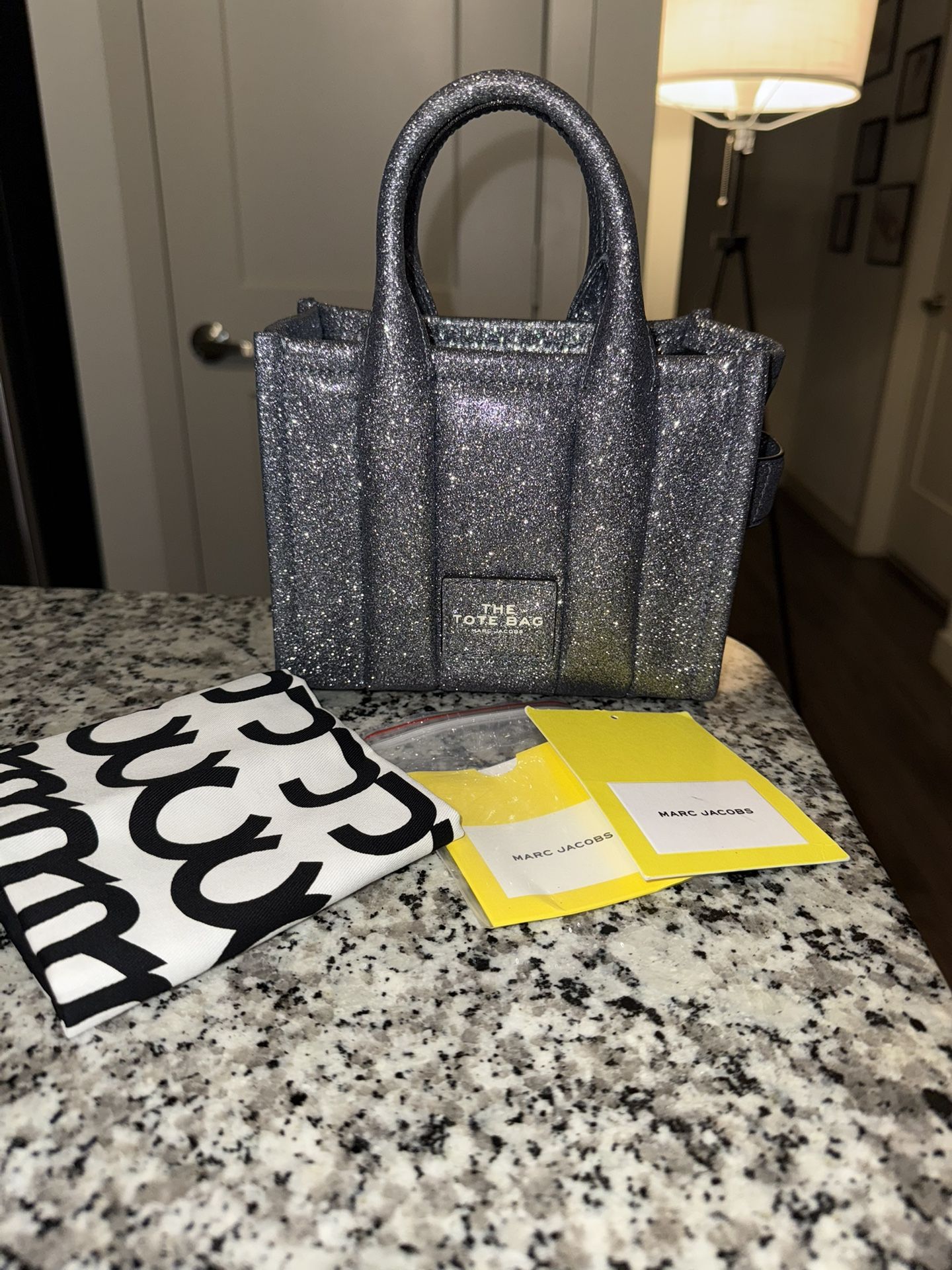 Marc Jacob The Tote Bag