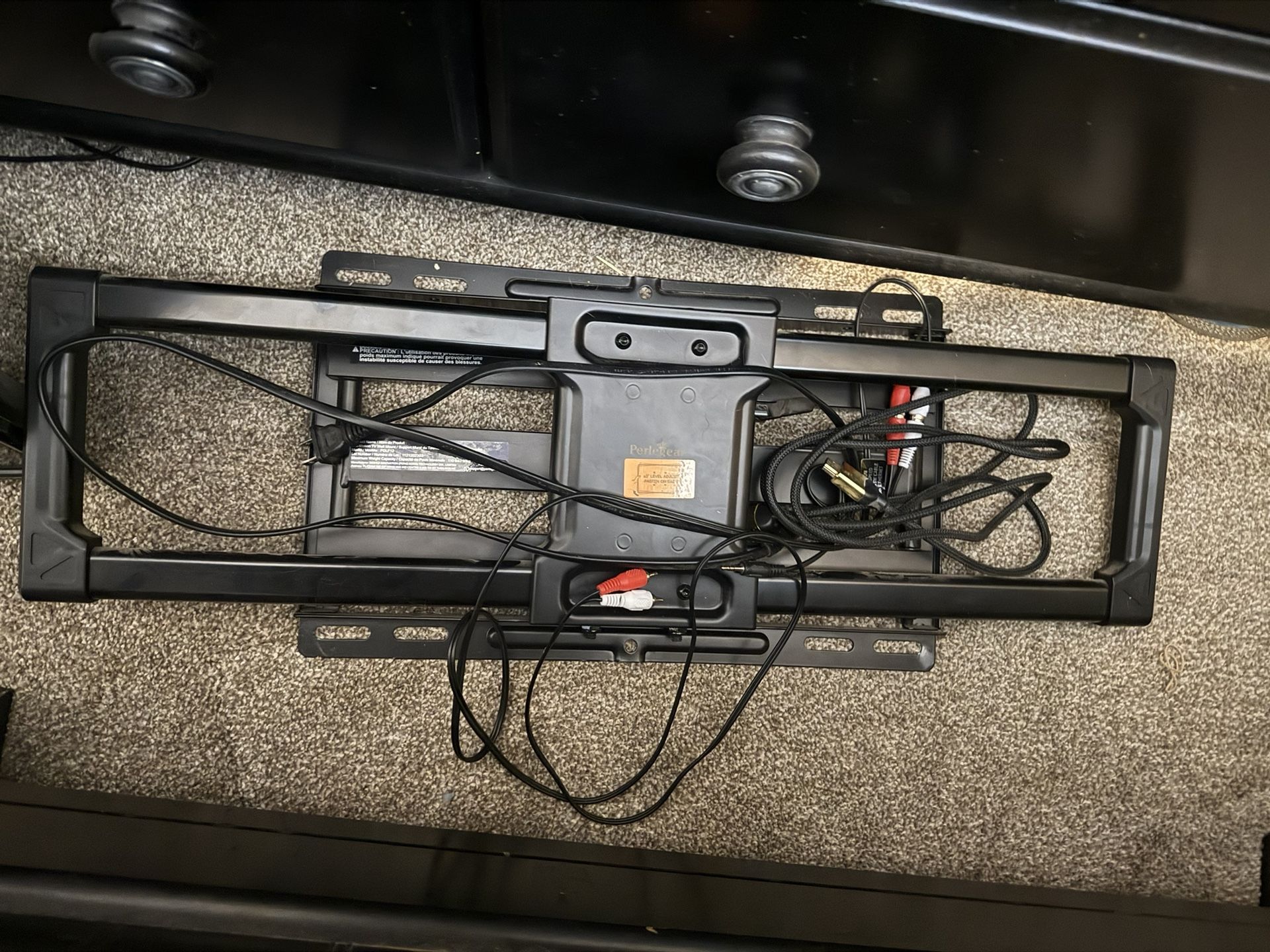 70” Smart Android Tv With Wall Mount