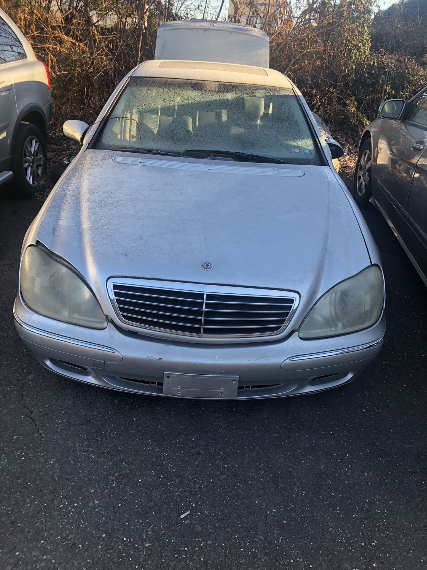 2001 Mercedes benz S500 and 430 for parts.