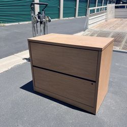 2-Drawer Lateral Filing Cabinet! 