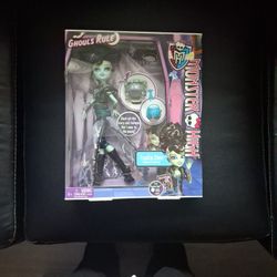 NIB Monster High Ghouls Rule Frankie Stein Doll