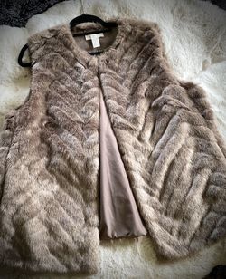 H&M Faux Fur Vest - Size 12
