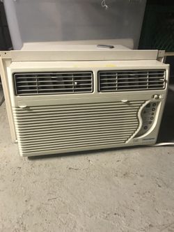 Fedders Window Air Conditioning Unit W Remote 8000btu For Sale In Seattle Wa Offerup