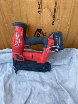 Milwaukee 18 gauge brad nailer