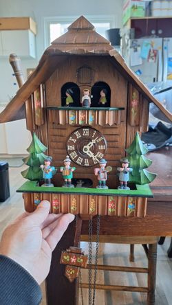 Dold Exquisit moving cuckoo clock