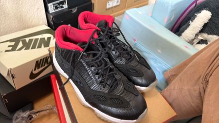 Jordan 11 retro low IE