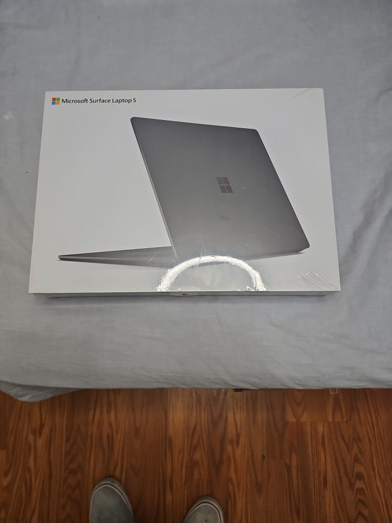 Microsoft Surface Laptop 5      15"