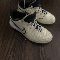 Boys Nike Indoor Soccer Shoes