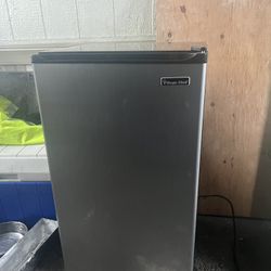 Magic Chef Mini Fridge