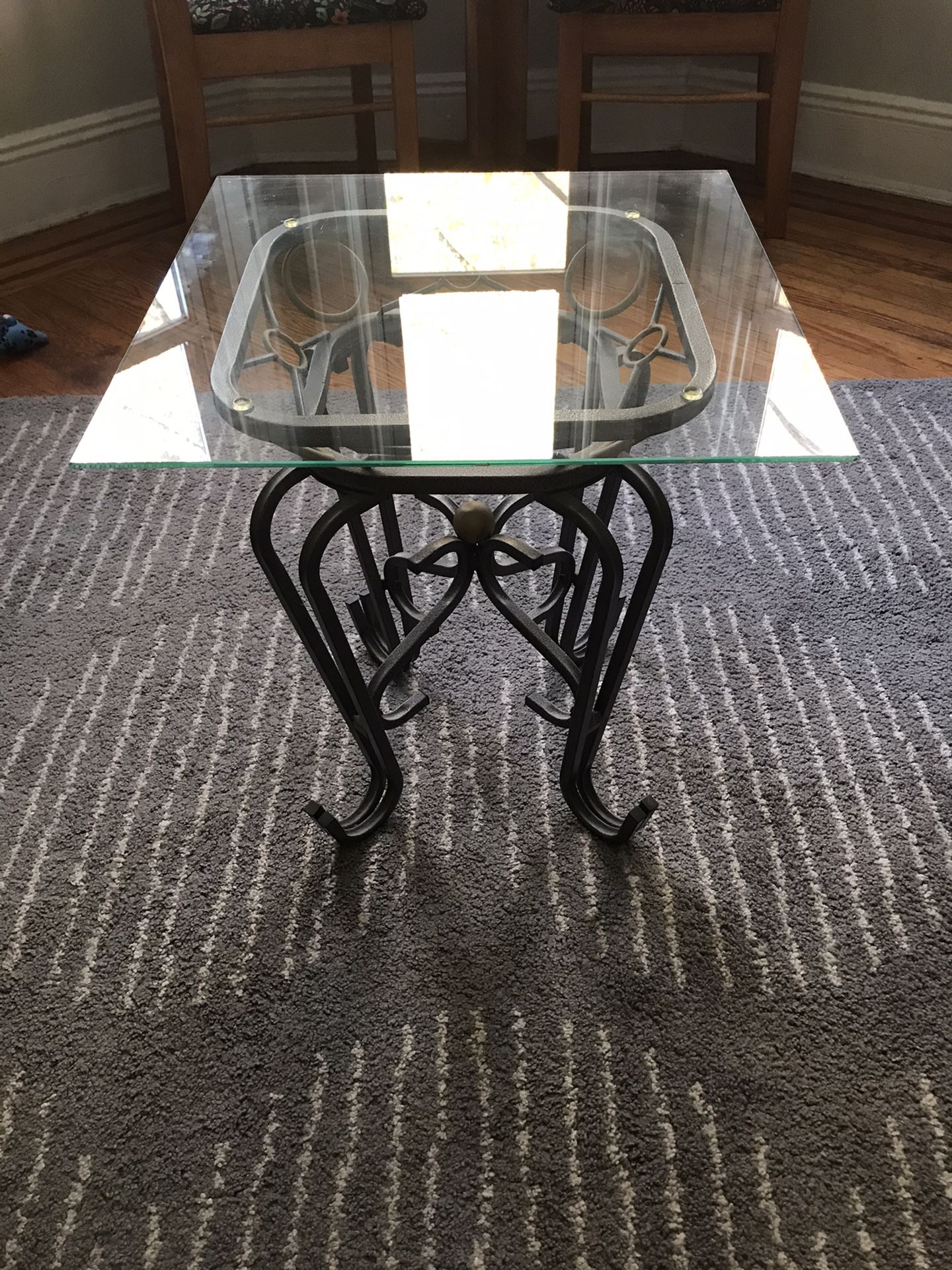 Glass top end table/ coffee table