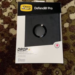 Defender Series Case for iPad 7th, 8th & 9th Gen (10.2" Display - 2019, 2020 & 2021 version) - BLACK