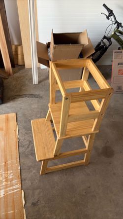 Adjustable height stool for toddlers