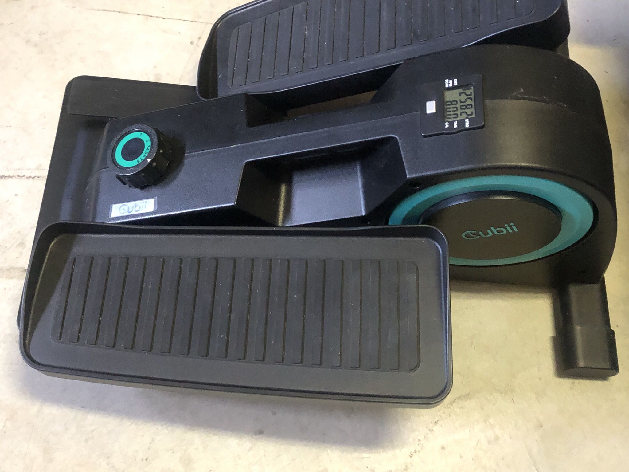 Cubii JR1 Underdesk Elliptical / Bike F3A2