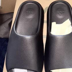 Yeezy  Slides 