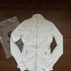 Lululemon Full Zip Jacket NWT size 4