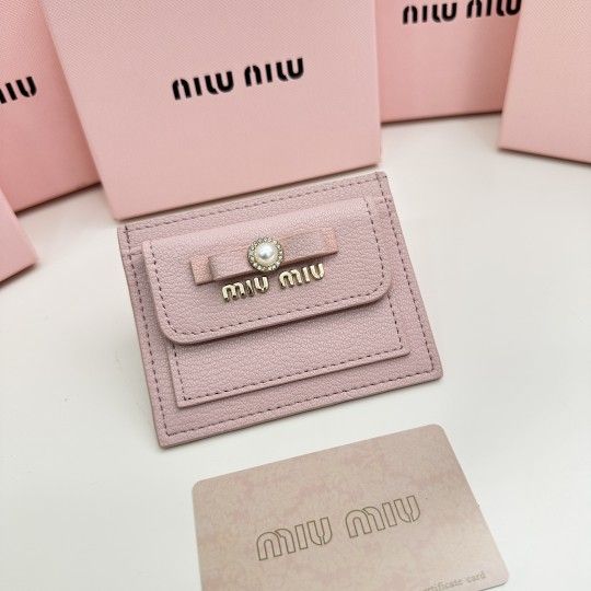 miumiu women's small wallet