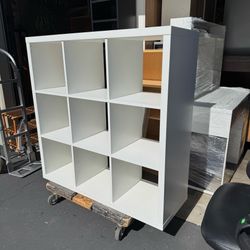 IKEA KALLAX Shelf Unit White Very Good Condition