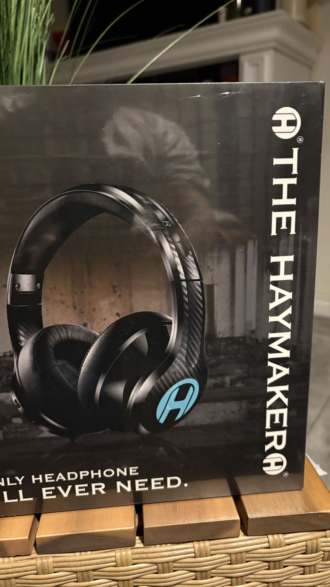 NEW * IN BOX * Haymaker Black Gaming Headset Sound Cancelling and Bluetooth
