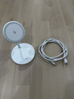 Anker 2-in1 Wireless Charging Stand