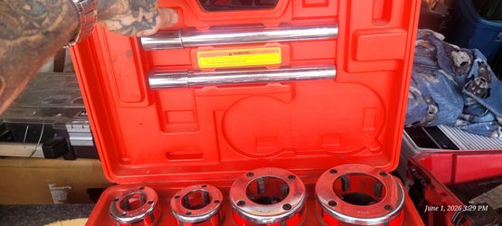 Pipe threader