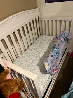 Delta Children Emery 4-in-1 Convertible Baby Crib with mattress