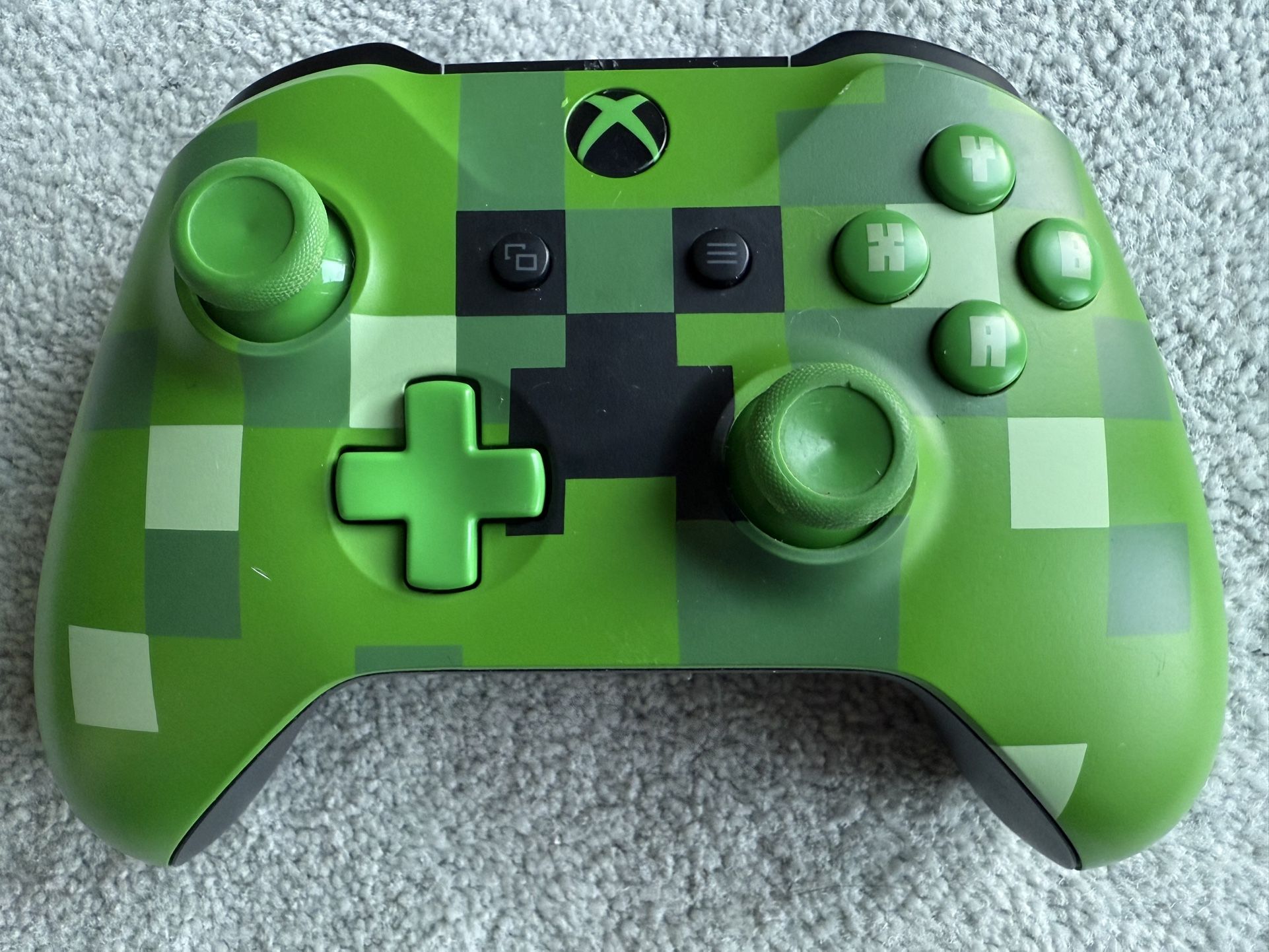 ***NO TRADES!!!*** Minecraft Creeper Xbox One controller ***NO TRADES!!!***