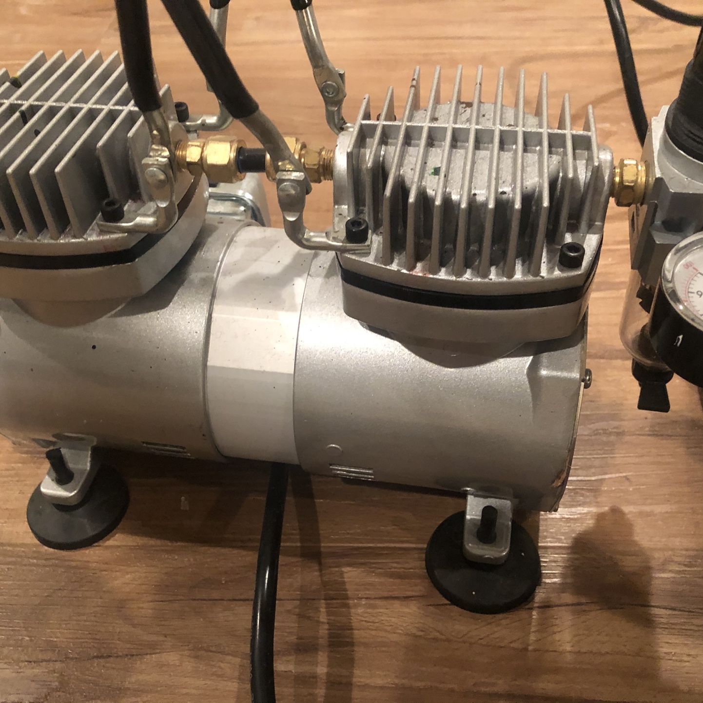 Airbrush IWATA & Compressor (package)!!