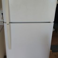 Kenmore Refrigerator 
