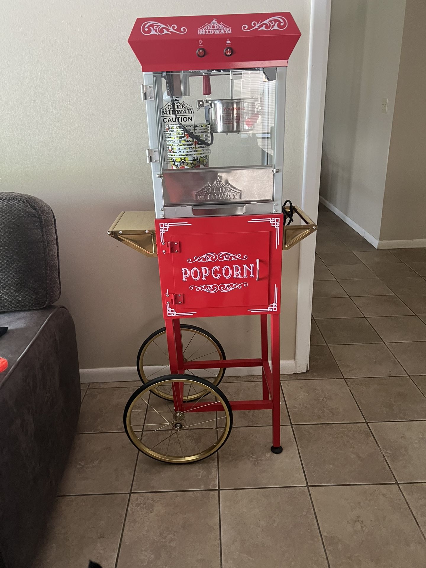 Popcorn Machine (never used before)
