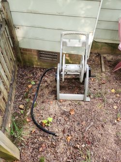 Water hose holder