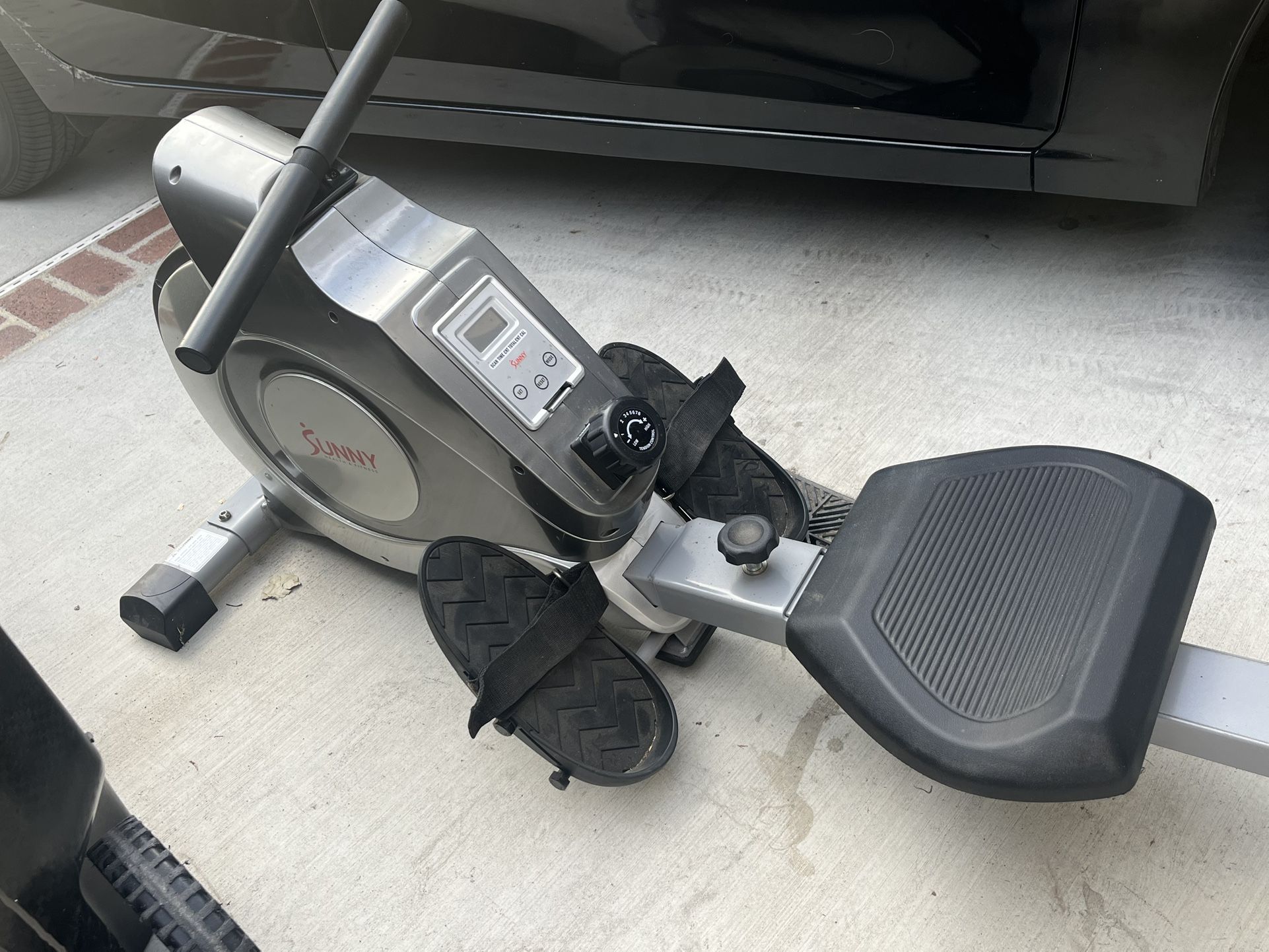 Sunny Brand Rowing Machine