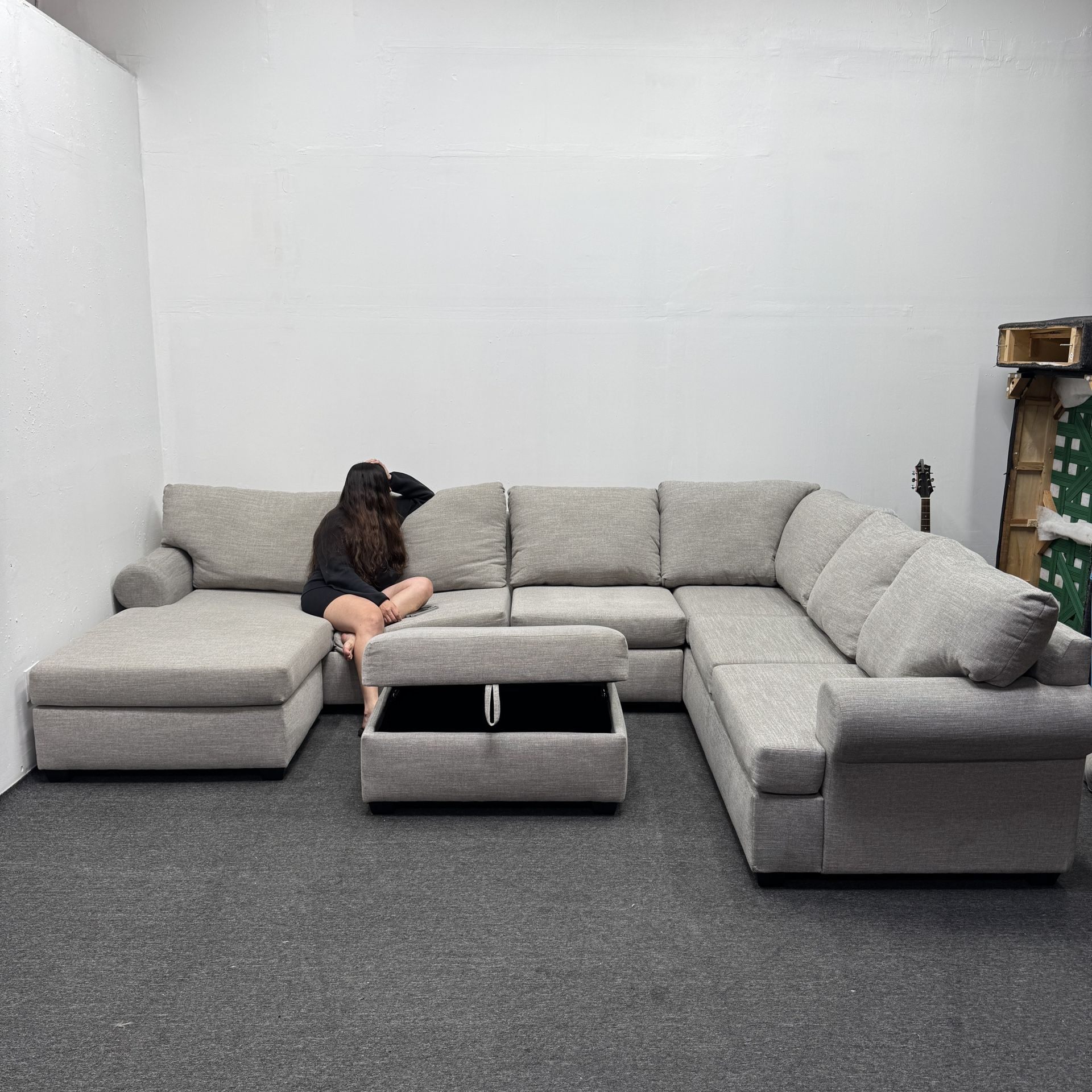 Large Light Grey Sectional with Ottoman Storage ***Clean af*** - Can Deliver