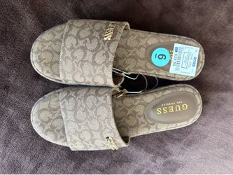 NEW GUESS PLATFORM SIZE 6