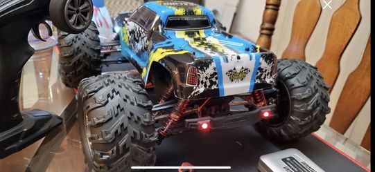 Brand new N Sealed  Extremely Big LAEGENDARY 1:10 Scale 4x4 Off-Road RC Truck - Hobby Grade Brushed Motor Truck