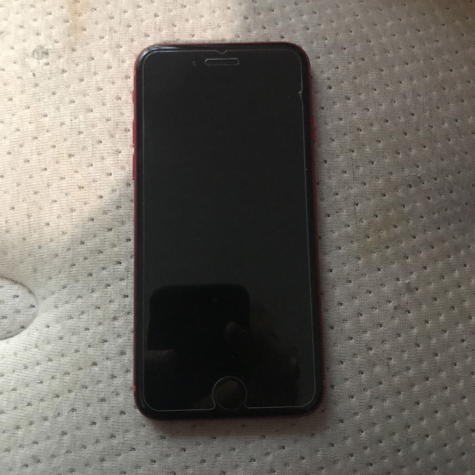 iPhone 8 Red