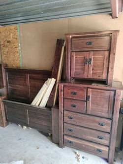 Queen size bed set dresser and nightstand