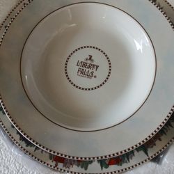 Fine New Plate Set