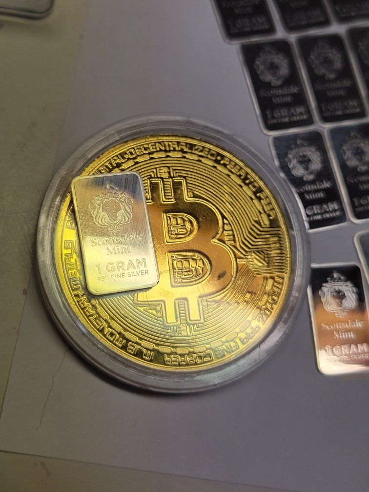 Bundle 24k Gold  Bitcoin Round + 1g Scottsdale Silver Bar 